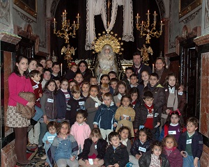 Niños Soleanos en el Besamanos