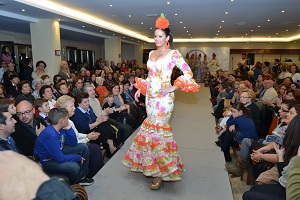 Desfile de moda flamenca