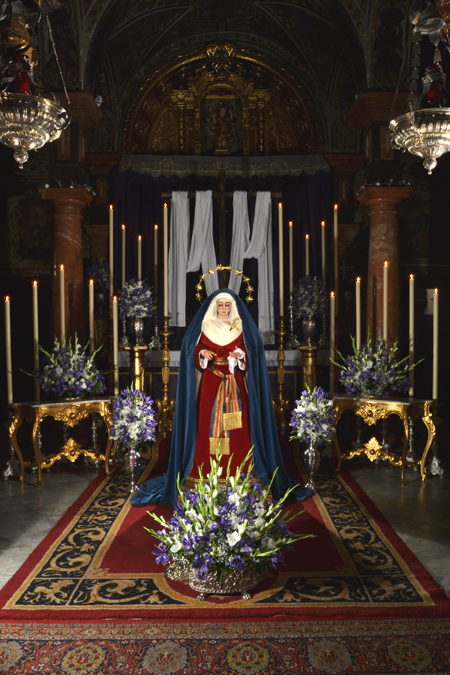 Besamanos del Viernes de Dolores a María Santísima en su Soledad