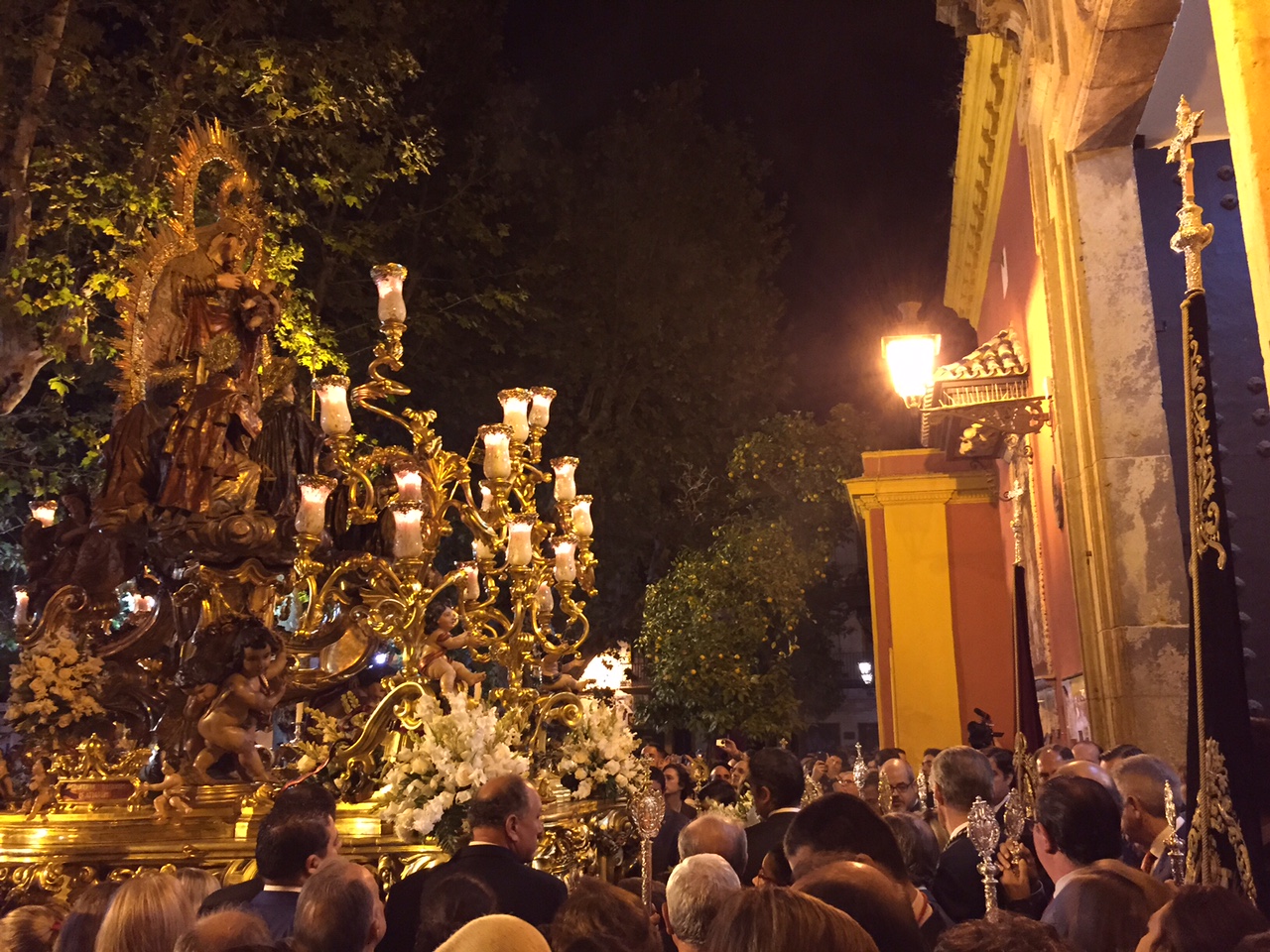 Visita de la Reina de Todos los Santos