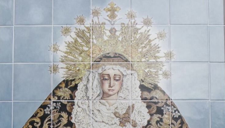 Bendecido el nuevo azulejo del cementerio