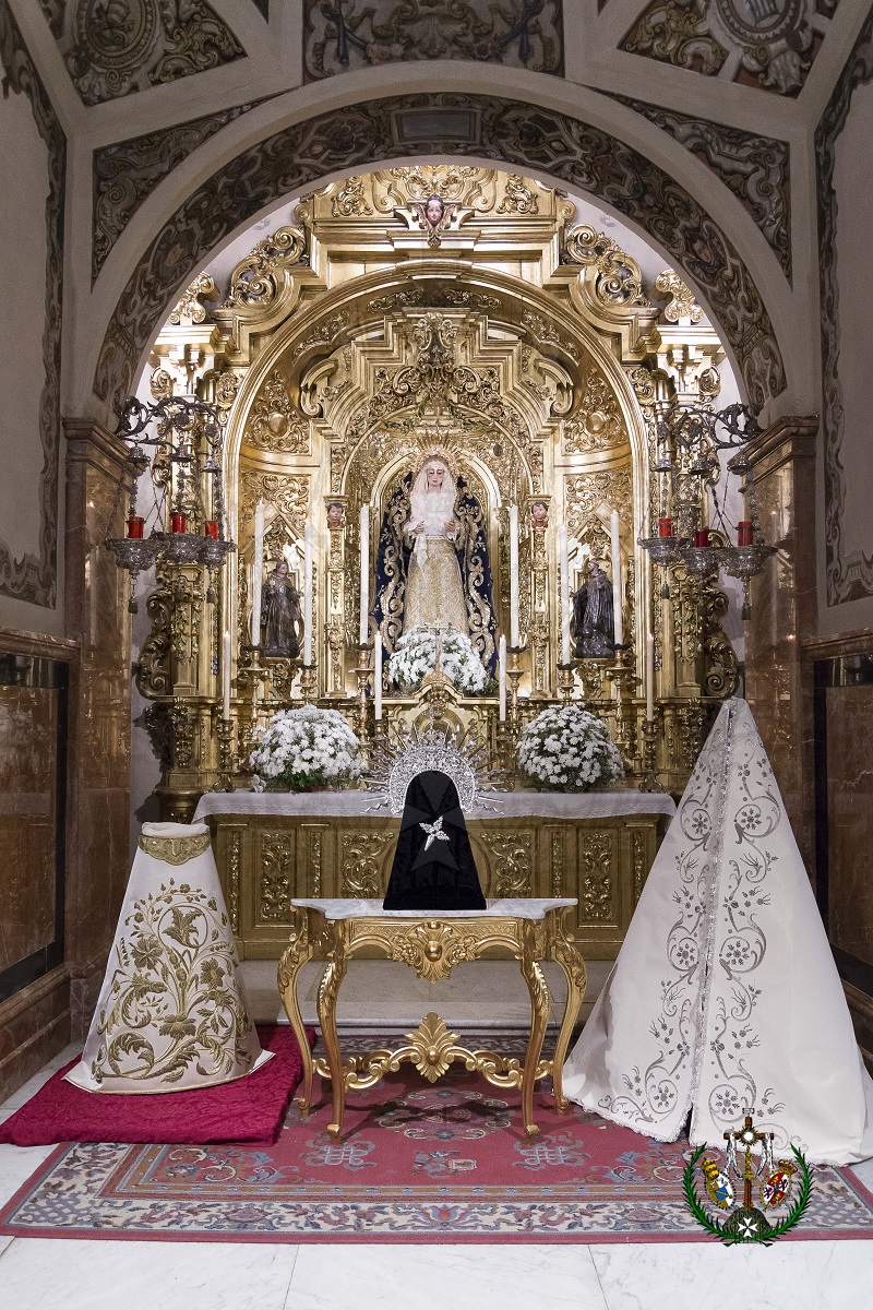 Bendición de diadema, puñal, saya y manto